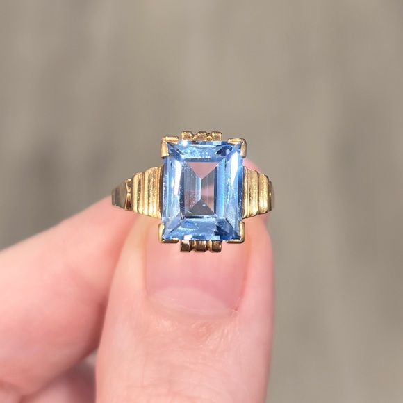 Vintage 14K Gold Lab Created Blue Spinel Ring: Emerald Cut, Mid-Century Modern - Picture 3 of 10